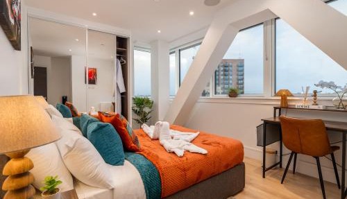 Luxe Apartment with Views, Gym, Game room & Cinema