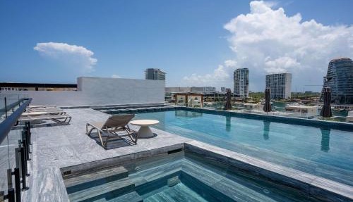 Luxe Apt 3BR Rooftop Pool Marina & Shopping