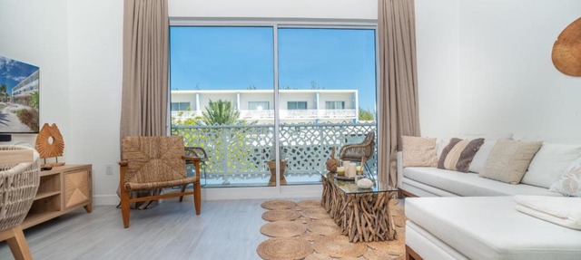 Luxury 1 bed apartment near Seven Mile Beach at The Grove - Villa Zen