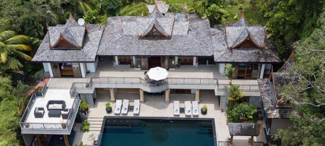 Luxury 4 bedrooms Villa with Seaview Infinity Pool overlooking Surin Beach