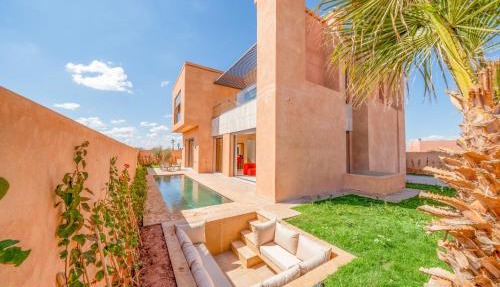 Luxury 5-Suite Villa with private pool in GOLF Amlkis ,free Airport transport service