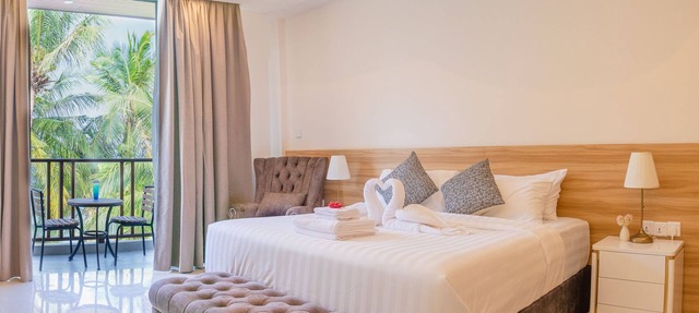 Luxury and Affordable Beach Holiday in Maldives