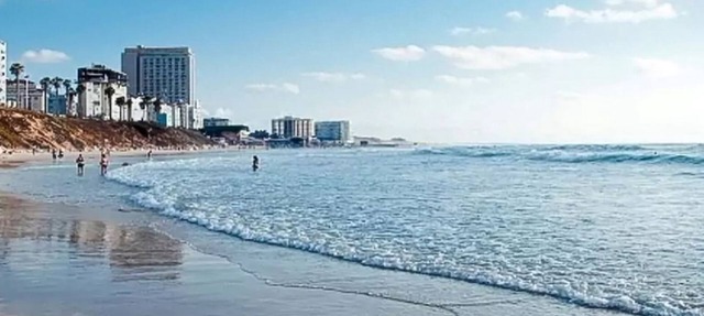 Luxury apt heart Bat-Yam 3 m walk beach
