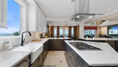 Luxury Beachfront Vacation Getaway on Bonita Beach, Sleeps 12