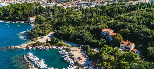 Luxury Beachfront Villa in Dubrovnik with Pool