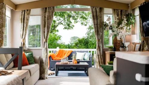 Luxury Beachside Stay Near Edinburgh with FREE Parking & Wi-Fi
