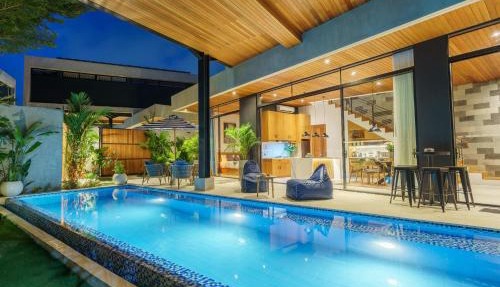 Luxury Resort of 4 villas 11 BR Seminyak