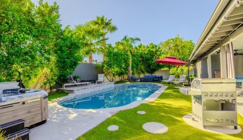 Luxury Scottsdale Retreat with Heated Pool, Hot Tub, Fire Pit & Game Room & Sleeps 12