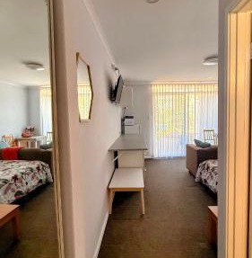 Mandurah Coastal Studio - Pool Outlook