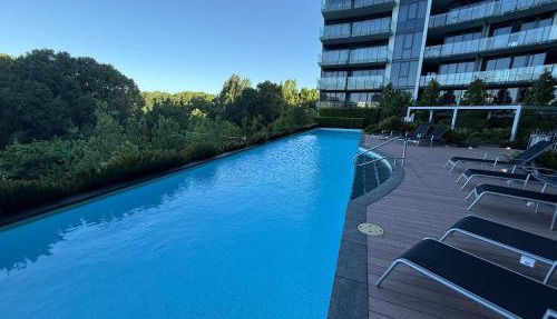 Manhattan Luxe Views L14 Pool Spa Gym 1BR 1 Bath 1 Secure Parking Central City