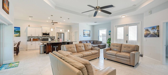 Marco Island Home w/Hot Tub, Lanai & Yard