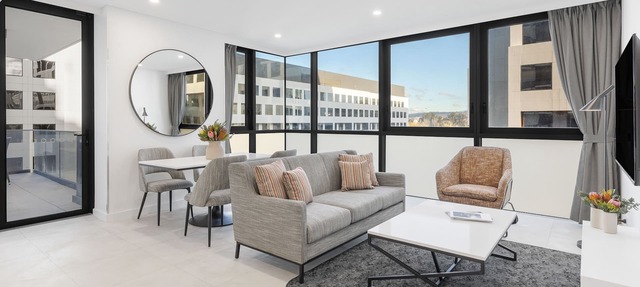 Meriton Suites Canberra