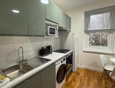 Modern 2 bedrooms apartment central