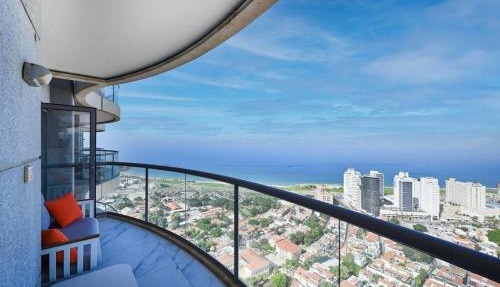 Modern 2BR Amazing Sea View W/Parking by HolyGuest