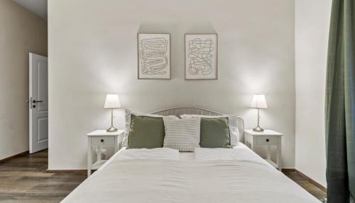 Modern and Spacious at Millennium City - 6 min to metro