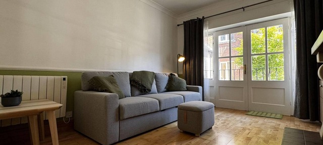Modern, bright 1 bed apart. near Grand Canal Dock
