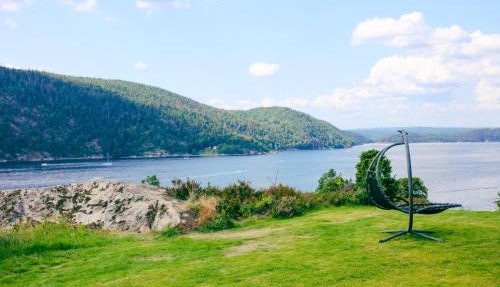 Modern cabin with a panoramic view of the Oslo Fjord