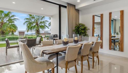 Modern Condo with Stunning Bay Views