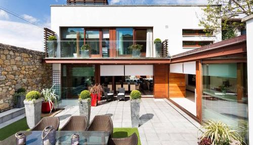 Modern Elegance, steps from the Aviva! Home Cinema