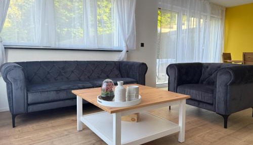 Moderne Familienwohnung mit Garten & E-Ladestation
