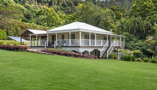 Montville Retreat offgrid luxury
