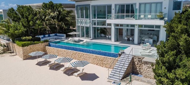New Aruba Beachfront Estate:gym, beach and pool