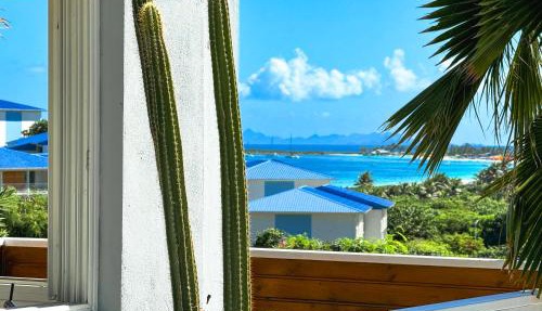 NEW House 2 bathrooms, 3 terraces and ocean view Orient Bay