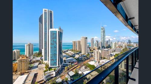 Ocean View Circle on Cavill Self-Contained 1,5 Bedroom Apartment
