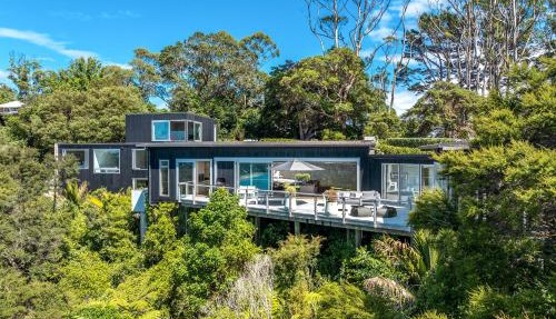 Onetangi Luxury - Be My Guest Waiheke