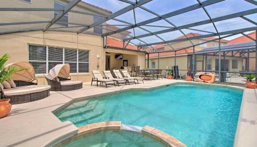 Outdoor Oasis with Pool Davenport Resort Escape!