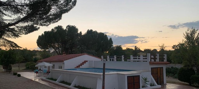 Pabellón en Finca, Villa con Piscina Zarzuela