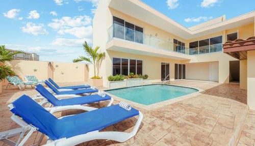 Palm Beach 8BR Villa | Beach Vibe by Bocobay