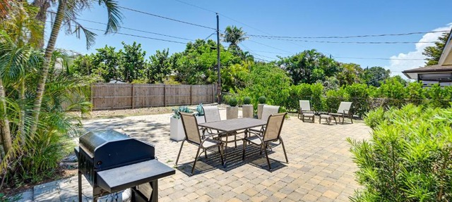 Pet-Friendly Naples Vacation Rental Near Beach!