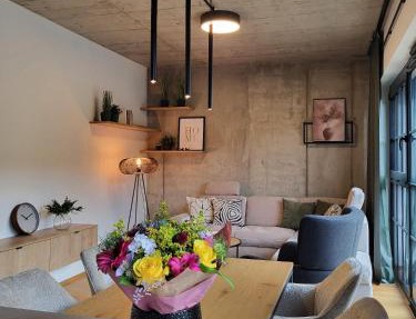 PRAHA 5, apartmán PECHLÁTOVA - BAZÉN, PARKOVÁNÍ V DOMĚ