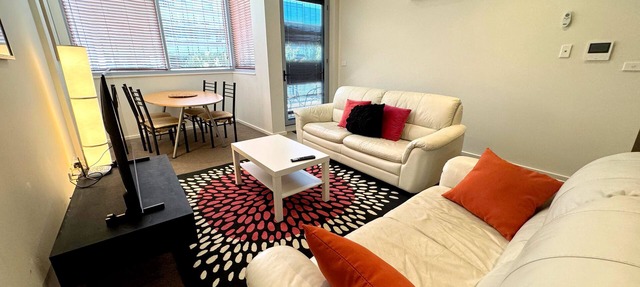 Pretty Penthouse - Close to ANU