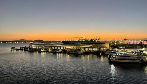 Princes Wharf - Spectacular Couple Getaway