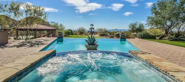 Private Luxury Estate on 5 acres