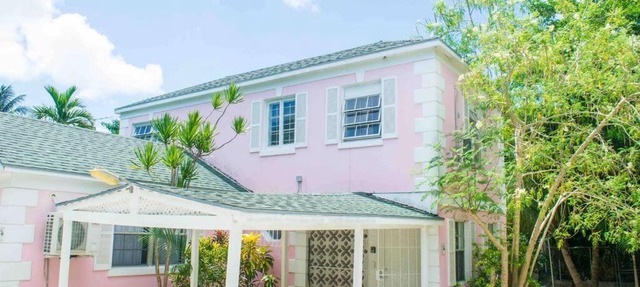 Quiet House Located 5min From Beach