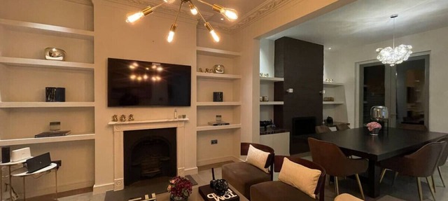 Quintessential Town House Close to Central London