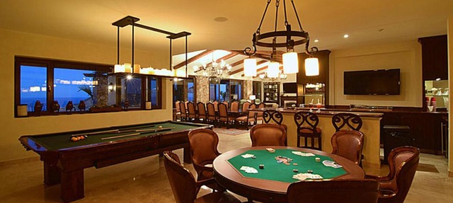 Rent Your Dream Cabo San Lucas Holiday Villa and Look Forward to Relaxing Beside One of Your 2 Private Pools, Cabo San Lucas Villa 1005