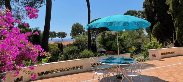 Rez-de-chaussée dans grand jardin provençal, à la villa Tatiana