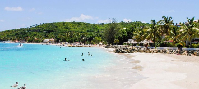 Romantic Antigua Getaway – Oceanfront Condo with Resort Amenities