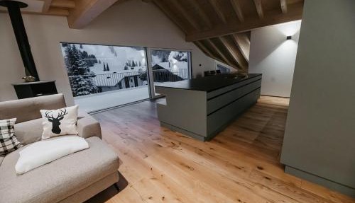 Rothorn- grosse, moderne Dachwohnung mit fantastischer Aussicht