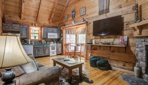 Secluded Sevierville Cabin w/Hot Tub!