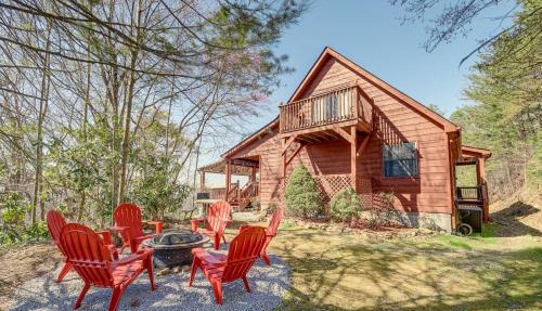 Secluded Sevierville Cabin: Hot Tub & Mtn Views!