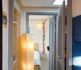 Seoul K-Drama Themed Stay 5 Min Walk to Yeonsinnae Station 5 Min to Seoul Station via GTX-A Sleeps Up to 6 Easy Access to Seoul Attractions