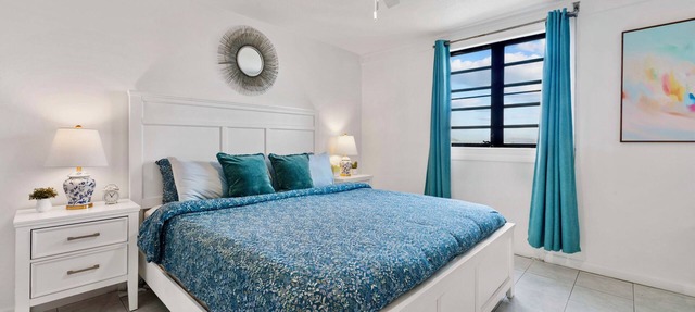 Serene Beach Condo- One Bedroom w/Balcony