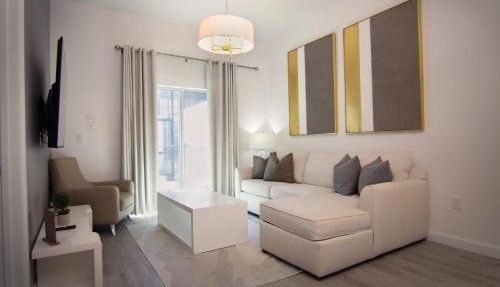 Serenity Townhouse Private Pool and Pet-Friendly