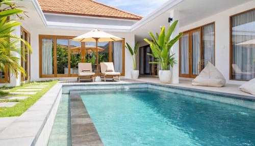 Seseh Beach-Twin Villa Celestine ensuite Bedroom 2 in shared villa-650m to beach