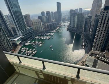 Sky-High Luxury 1BR Best Views of Dubai Marina Emaar 39th Floor